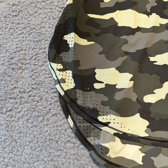 Lululemon UVP Run Short Sleeve Size S/4?Heritage 365 Camo Crispin Green Multi - Picture 4 of 11